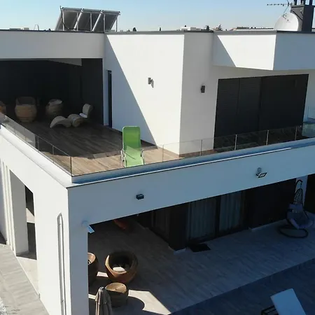 Ula In With Heated Pool And Sauna Вилла