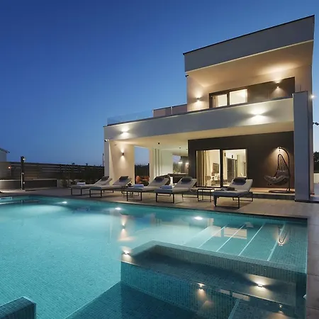 Ula In With Heated Pool And Sauna * Pula