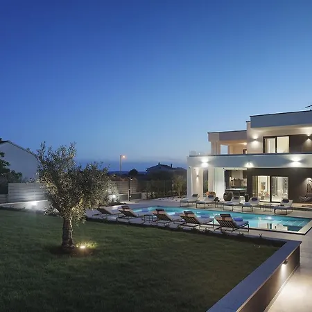 Villa Ula In With Heated Pool And Sauna *