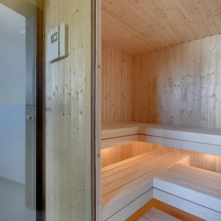 Ula In With Heated Pool And Sauna Pula