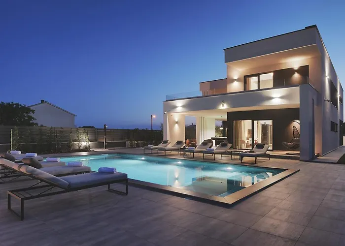 Ula In With Heated Pool And Sauna * Pula