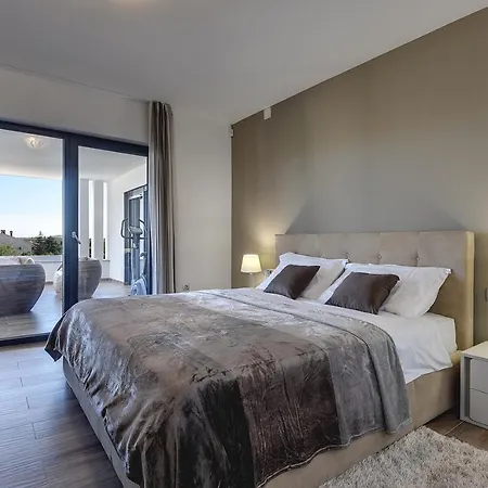 Ula In With Heated Pool And Sauna 빌라 *