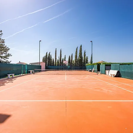 Вилла Ula In With Heated Pool, Sauna & Private Tennis Court *