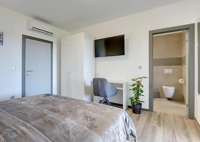 Ula In With Heated Pool And Sauna