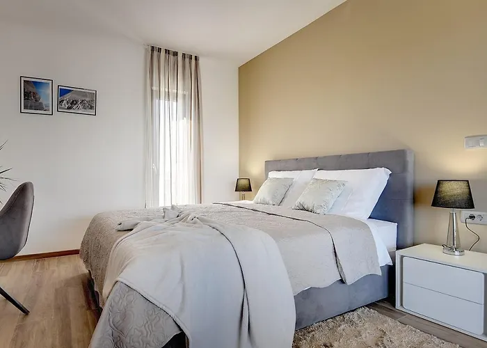 Villa Ula In With Heated Pool And Sauna