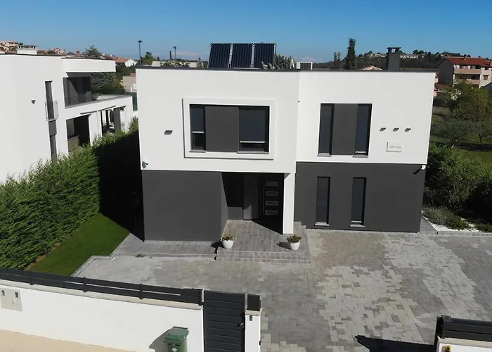 Ula In With Heated Pool And Sauna Villa Pula