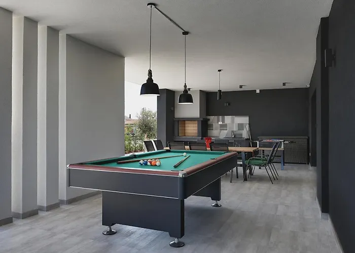 Ula In With Heated Pool And Sauna