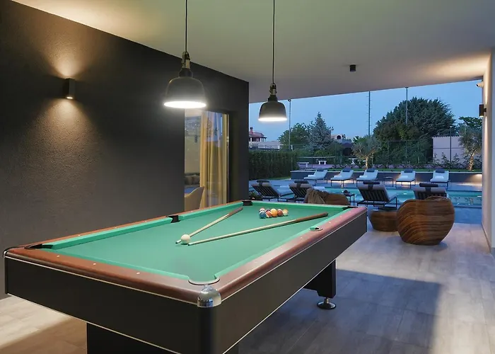 Ula In With Heated Pool And Sauna 풀라