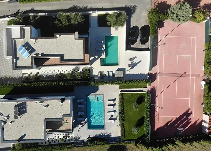 빌라 Ula In With Heated Pool And Sauna 풀라