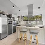 Ula In With Heated Pool, Sauna & Private Tennis Court וילה *