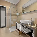 Ula In With Heated Pool, Sauna & Private Tennis Court פולה
